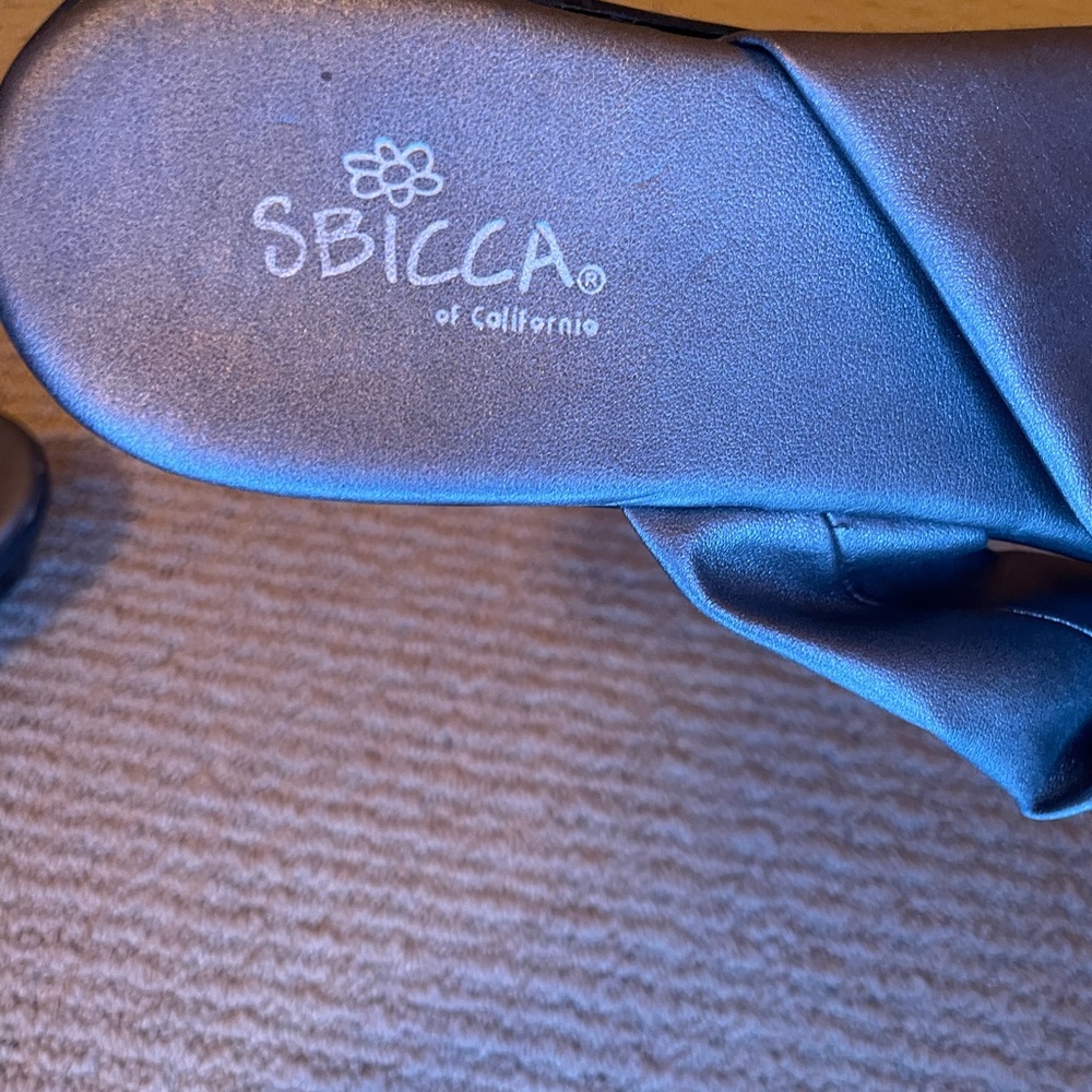 Sandals - Picture 6 of 6